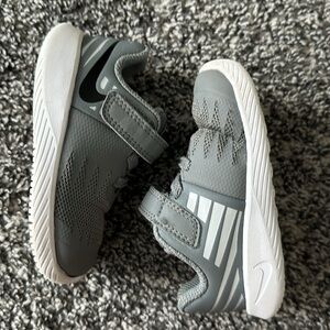 Baby Nike Walking Shoes Size 5